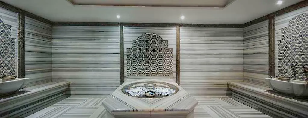 Titanic City Taksim Istanbul 4*,