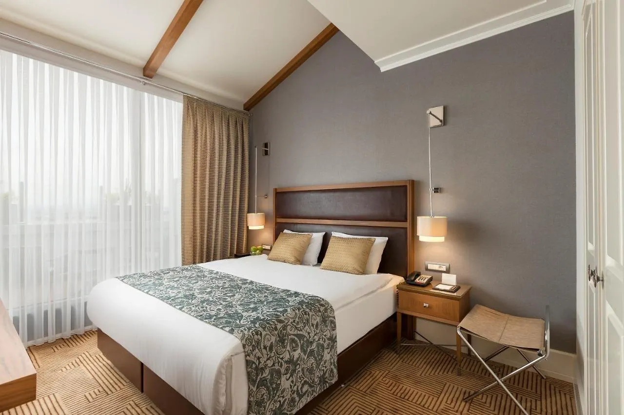 Titanic City Taksim Istanbul 4*,