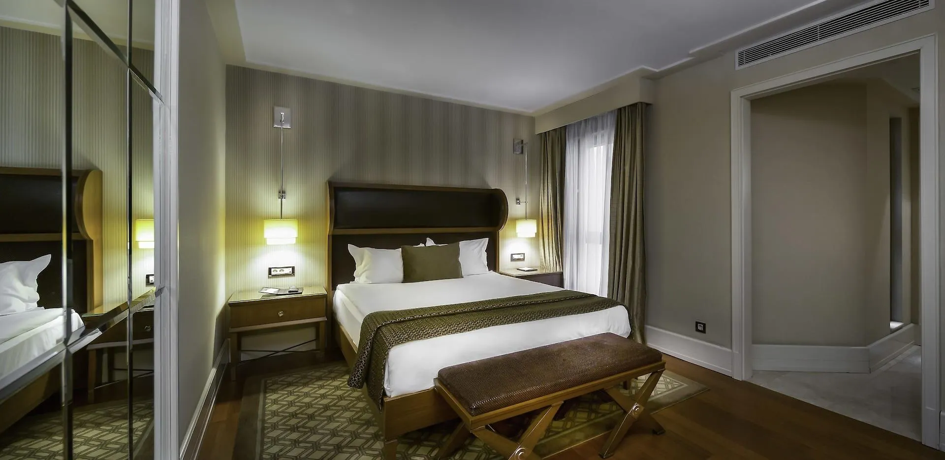 Titanic City Taksim Istanbul Hotel