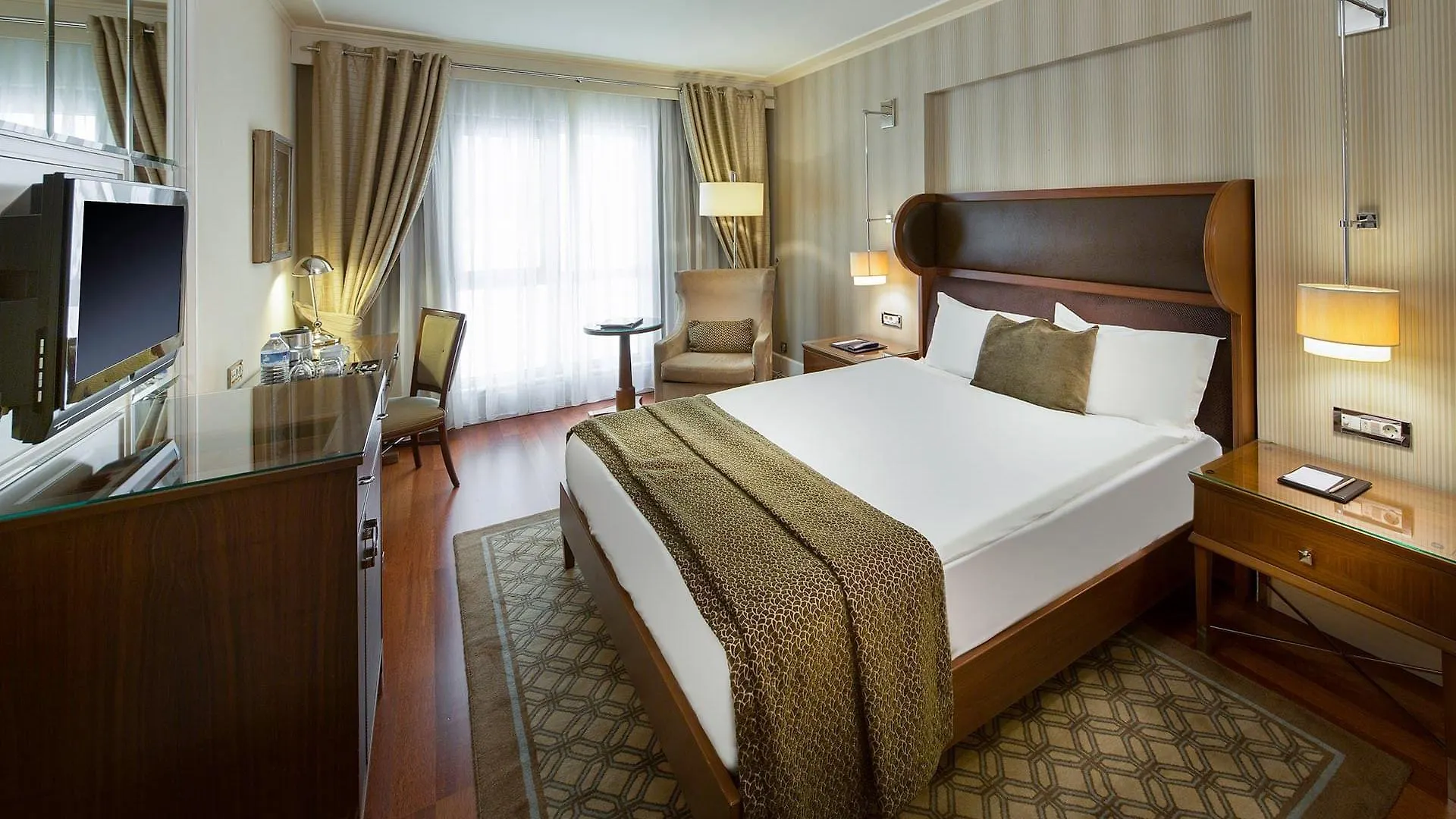 Titanic City Taksim Istanbul 4*,